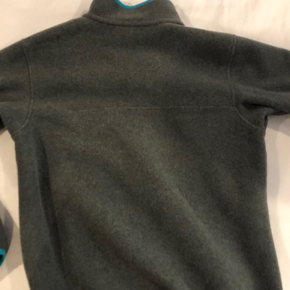 PATAGONIA: Grey with blue hem synchilla pullover - Picture 5 of 5